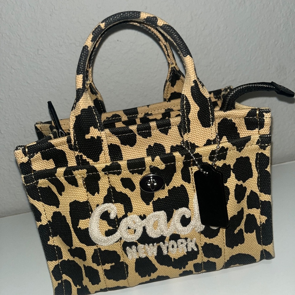 Coach Cargo Tote 20 (Leopard/Canvas)